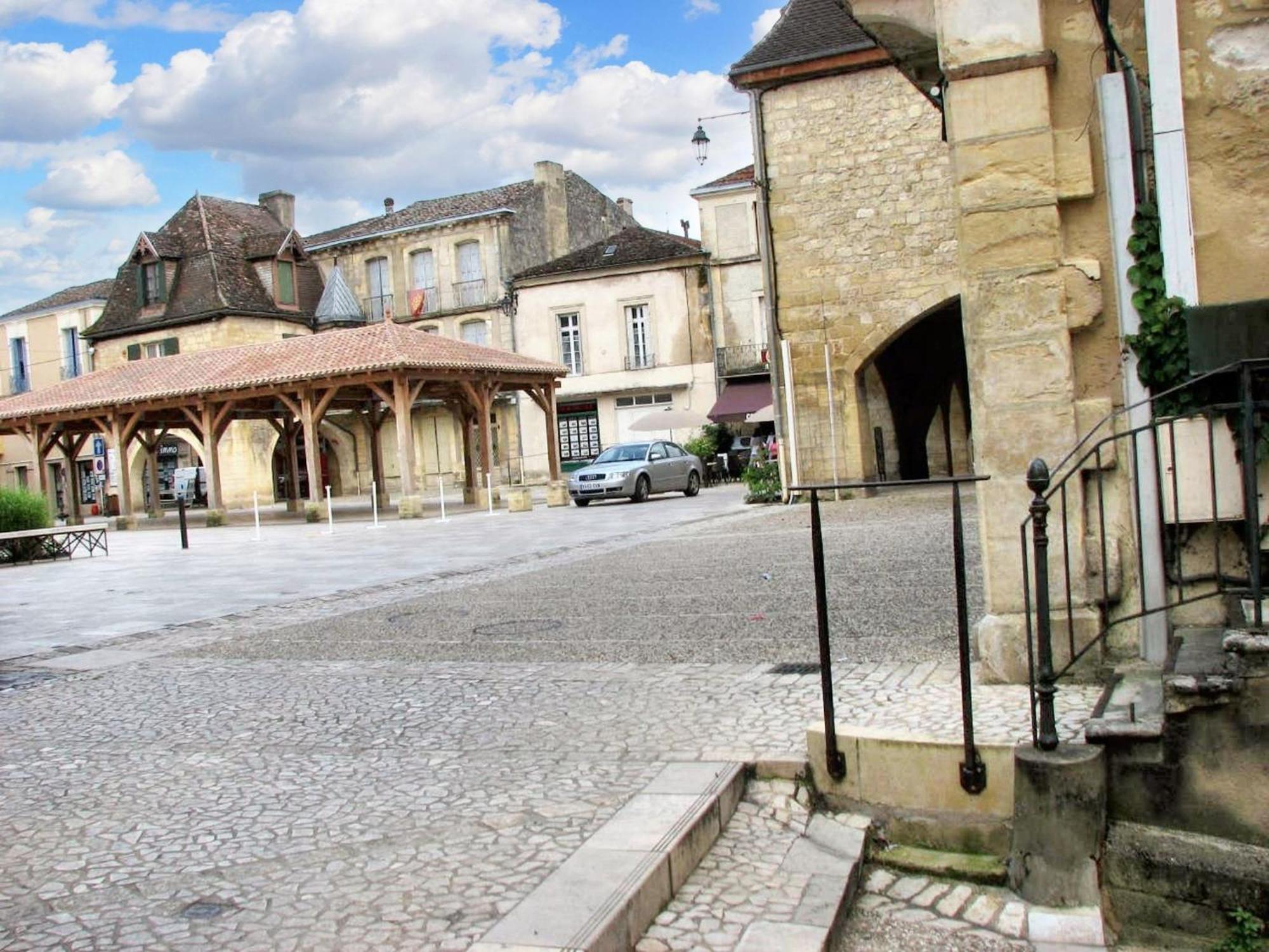Studio Confortable Pres De Beaumont Du Perigord 60 M² Cheminee ภายนอก รูปภาพ